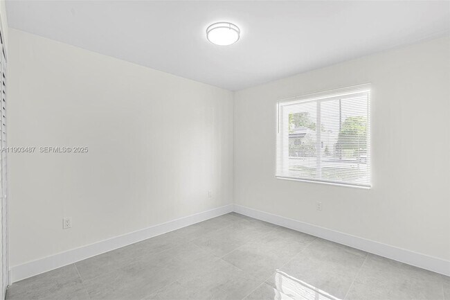 Building Photo - 933 NW 50th St