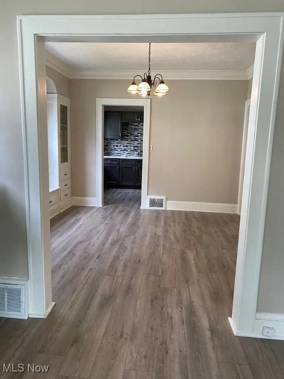 Building Photo - 2215 Chesterland Ave