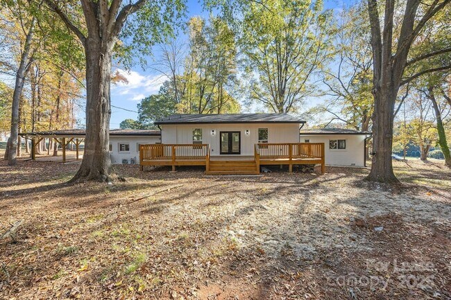 Building Photo - 8625 Cedarbrook Dr