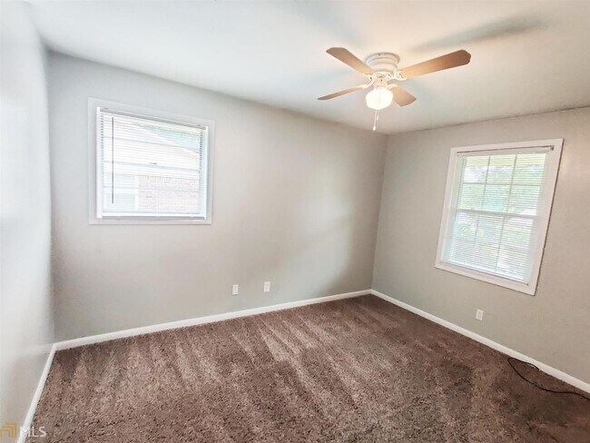 Building Photo - 5328 Braebern St