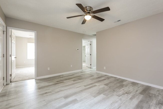 Building Photo - 614 S Depot St