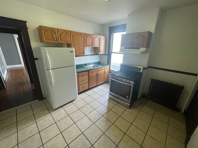 Primary Photo - 554 Washington Ave