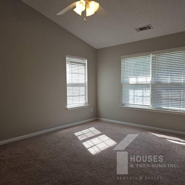 Building Photo - 211 Nimbus Ct