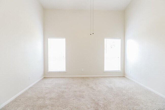 Building Photo - 10007 Barr Lake Dr
