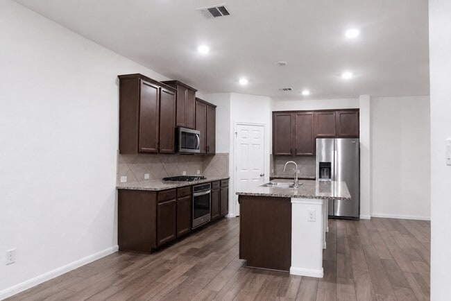 Building Photo - 31415 Whitcombe Summit Wy