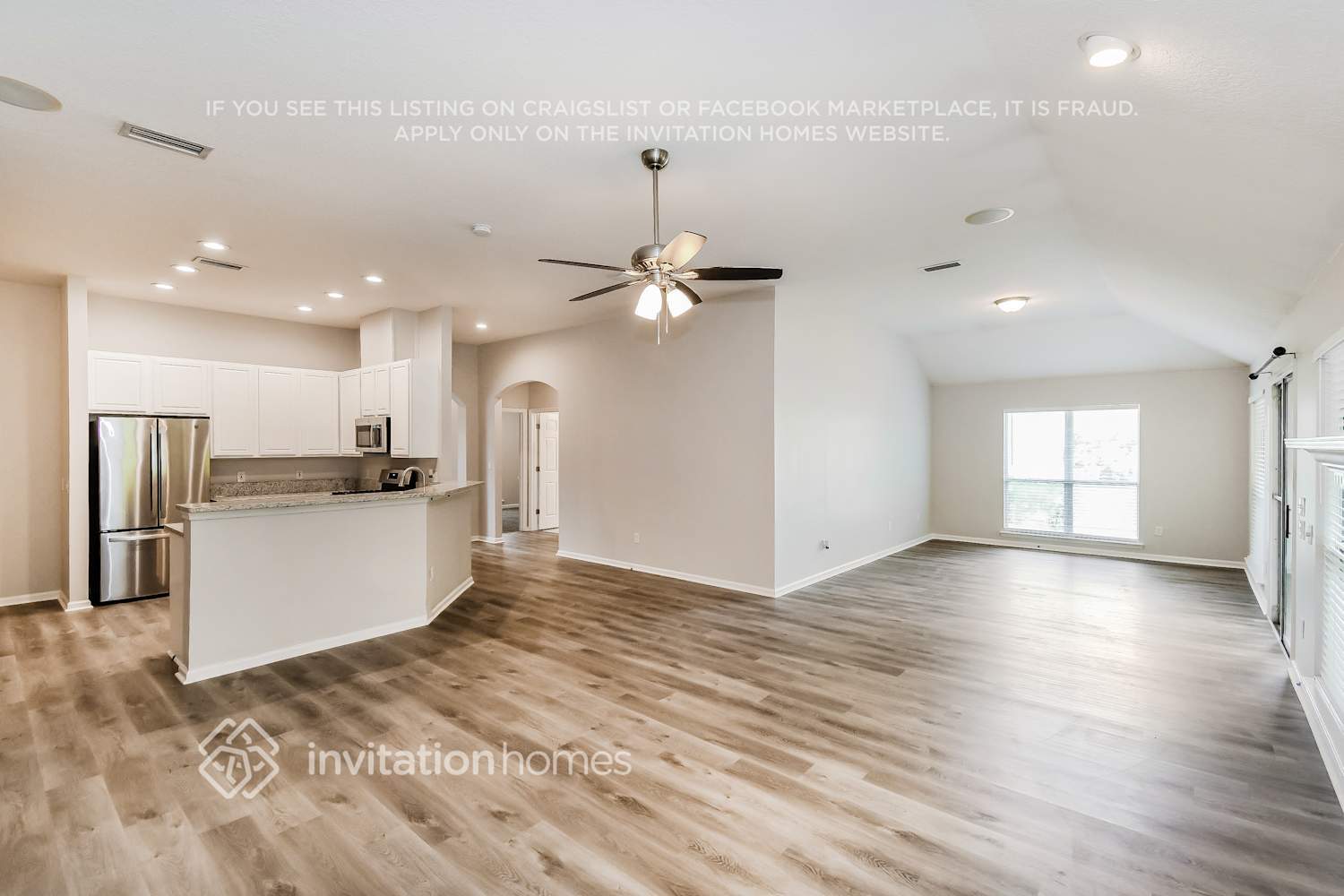 Building Photo - 420 Heather Park Ln