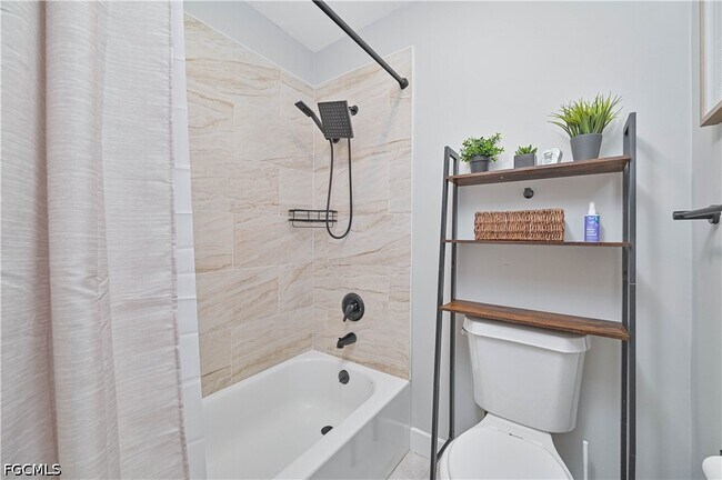 Building Photo - 6386 Royal Woods Dr