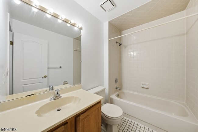 Building Photo - 4 Deer Hill Ct