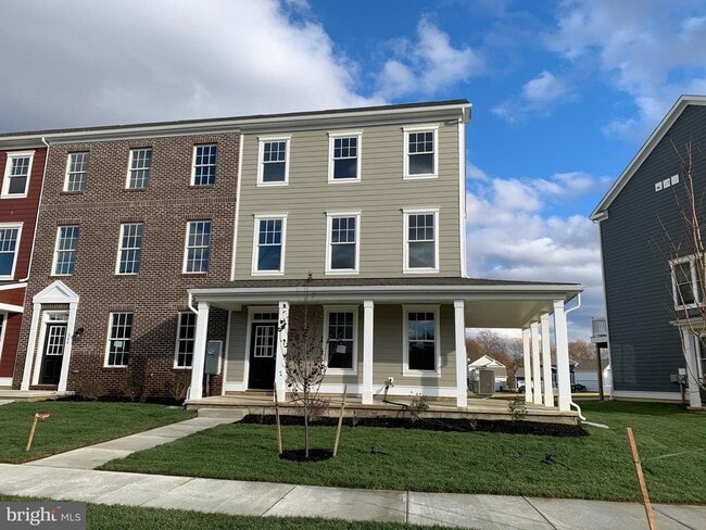 Building Photo - 862 Mapleton Ave