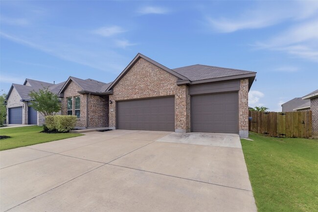 Building Photo - 305 Evans Dr