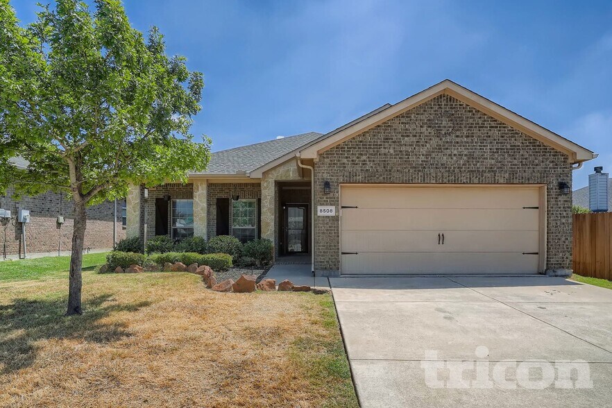 Building Photo - 8508 Axis Deer Run