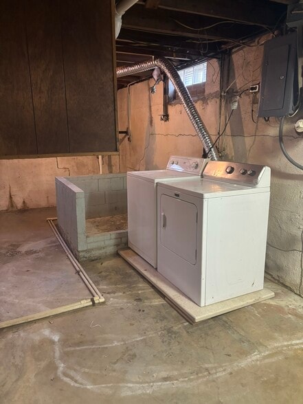 Washer/Dryer - 2509 Covert Ave