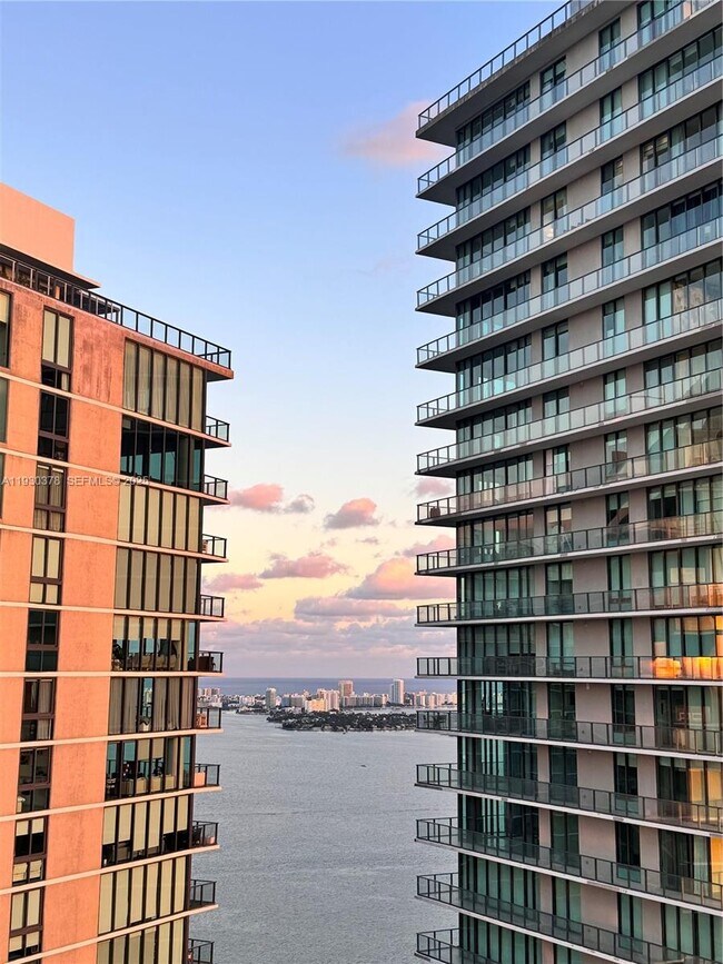 Building Photo - 501 NE 31st St