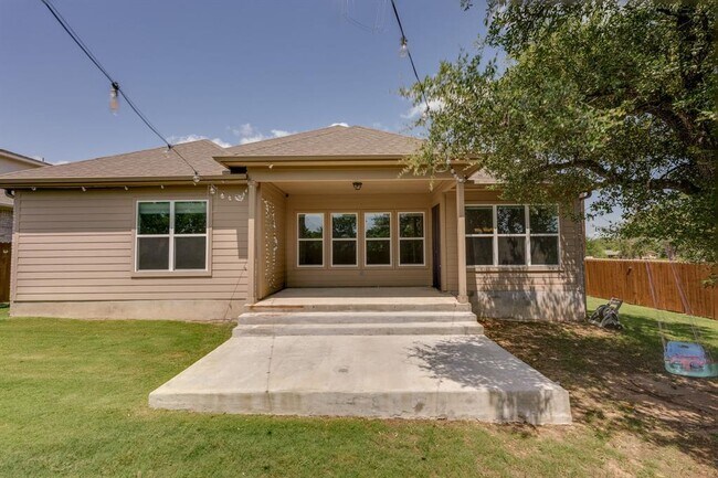 Building Photo - 101 Split Oak Dr