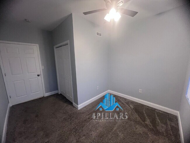 Building Photo - "Charming 3-Bed Gem in East Chicago – Spacious 1066 Sq Ft Retreat!"