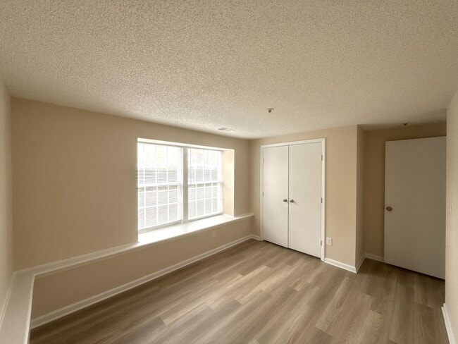 Building Photo - Renovated condo in Colville Ii!