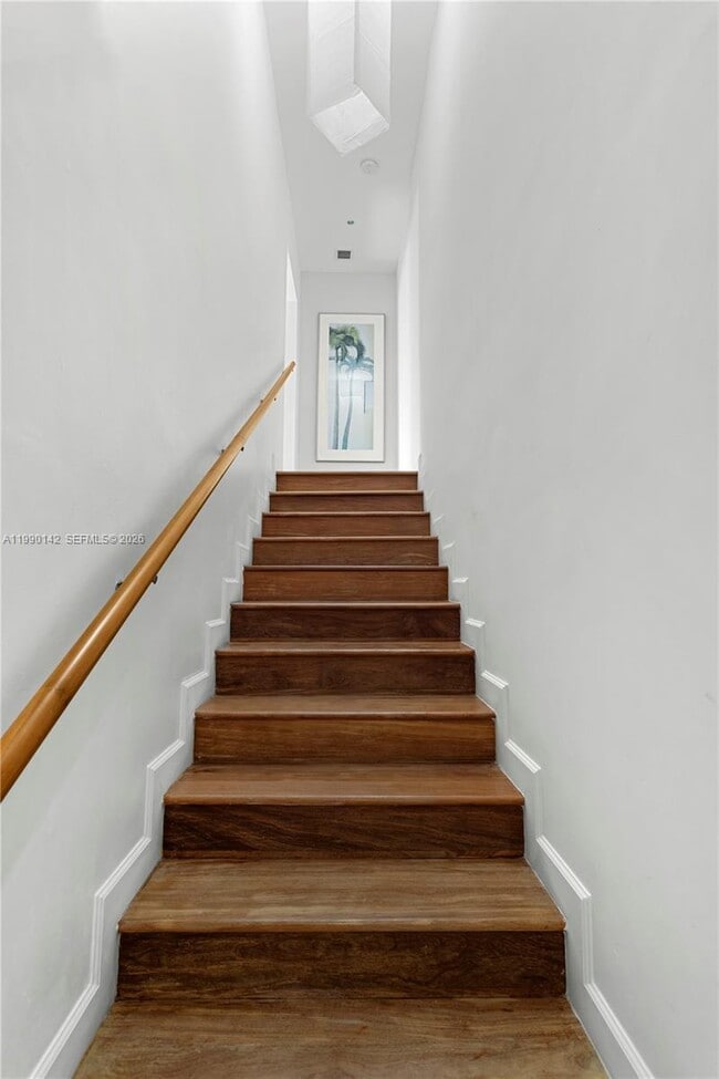 Building Photo - 927 Euclid Ave