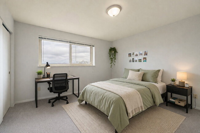 Building Photo - 2971 Deckebach Ave