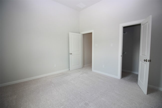 Building Photo - 6542 Scarlet Pond Ln