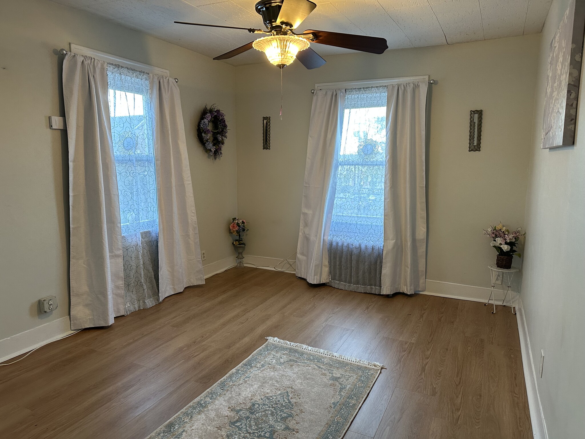 Building Photo - 269 N 1st Ave