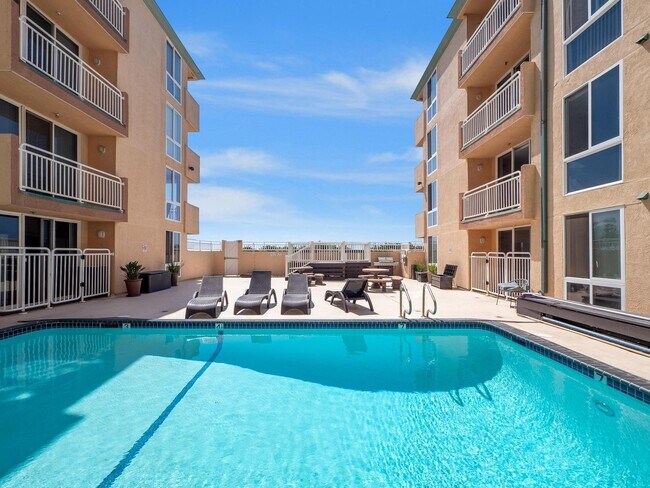 Building Photo - 4627 Ocean Blvd