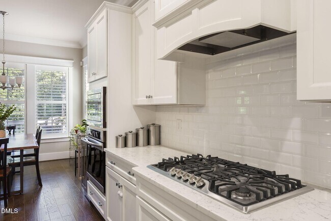 Building Photo - 85 S Flanders St