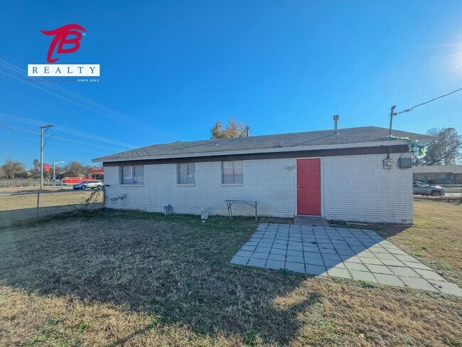 Building Photo - 7101 NW 20th St