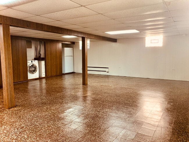 Building Photo - 4021 Portman Ave