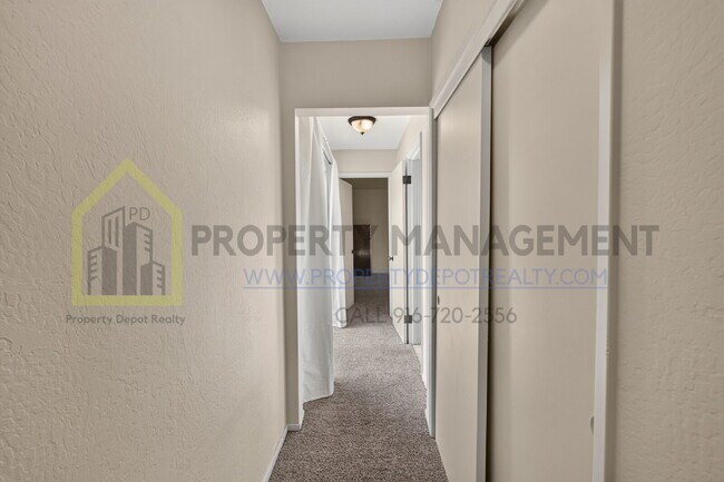 Building Photo - 9550 Colton Ave