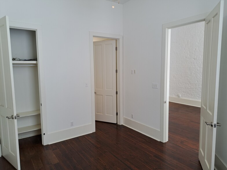 Building Photo - 204 Decatur St