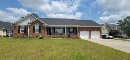 Building Photo - Beautiful 3 Bedro Brick Ranch Home w/ Bonus Room- Minutes from Interstate and Close to Shopping.
