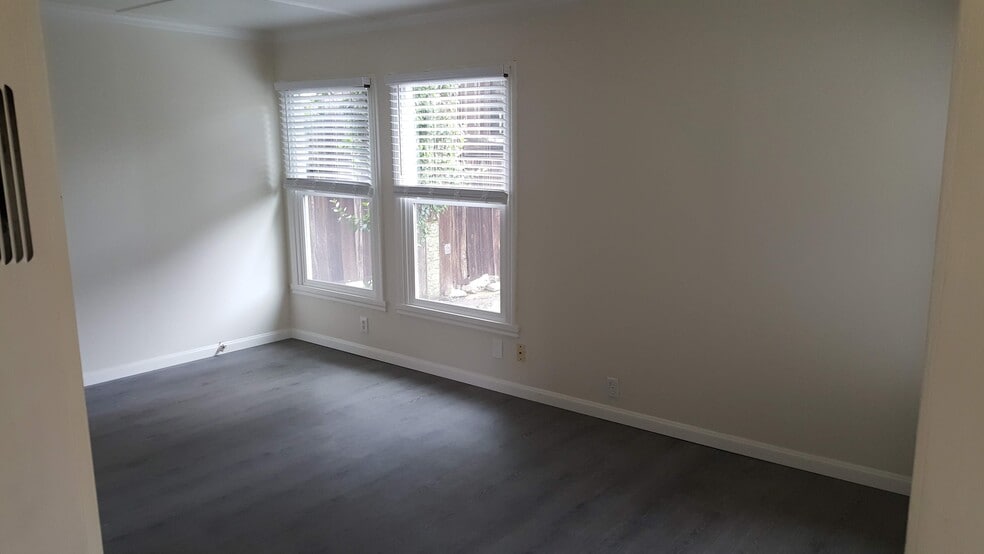 Building Photo - 663 Rose Ave