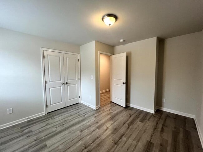 Building Photo - 149 Chase Xing