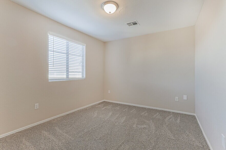 Building Photo - 1190 S Red Rock Ct