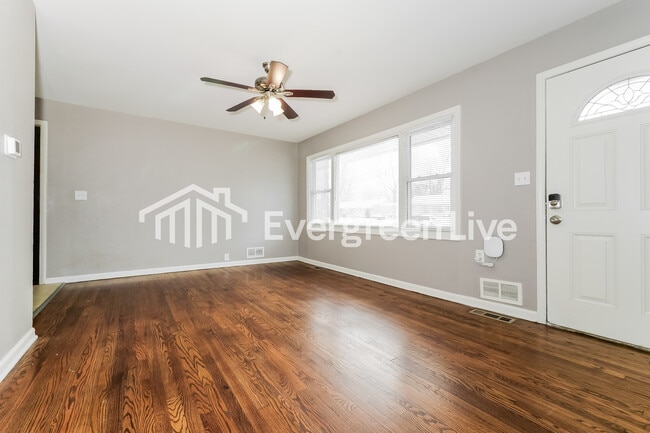 Building Photo - 7208 E 108th St