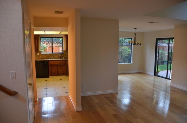 Building Photo - Gorgeous 3BR/2BA Two-Story Home with High ...