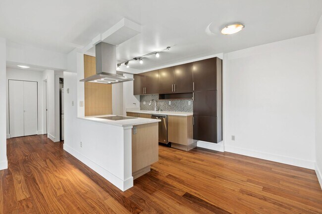Building Photo - 1Bd/1Ba Seattle Condo