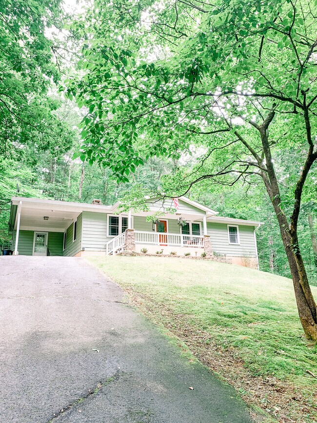 Building Photo - 239 Garren Cove Rd