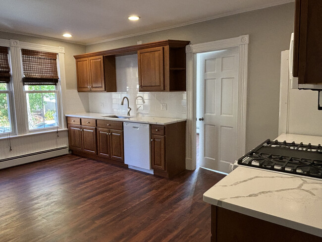 Kitchen - 1st Floor - 210 Echo Lake Rd