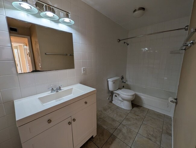Building Photo - 1/1 condo in Altamonte Springs