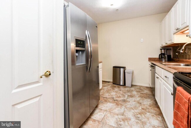 Building Photo - 1401 Deep Gorge Ct