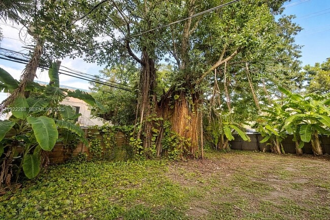 Building Photo - 1525 NE 110th Terrace