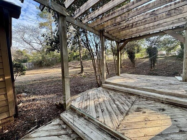 Building Photo - 1113 Highview Ave