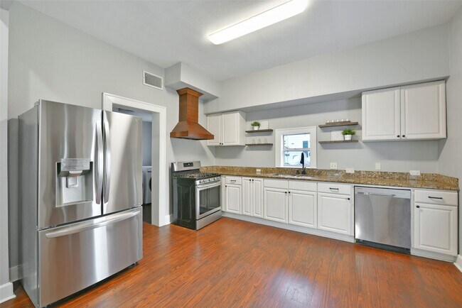 Building Photo - 3427 Avenue L