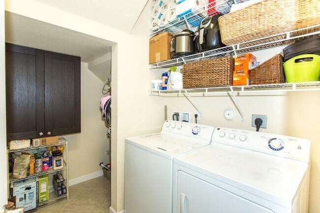 Building Photo - 10426 Wellington Parc Dr