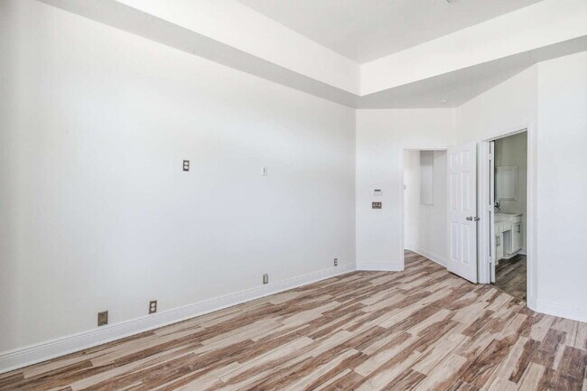 Building Photo - 11602 Canyon Mills Dr