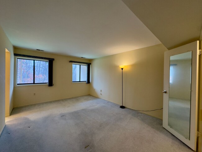 Building Photo - Spacious 2-Bedroom Condo in Owings Mills