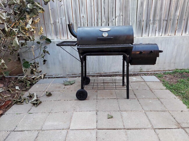 Building Photo - 1011 Topaz Trail