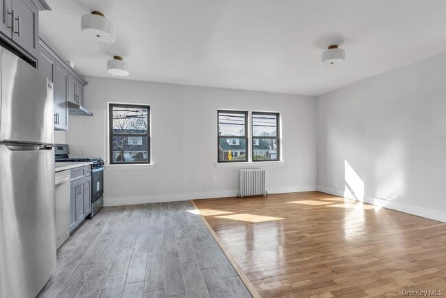 Building Photo - 105 Long Beach Rd