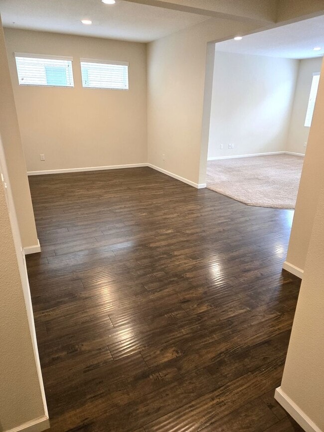 Building Photo - Excellent Location!  Like new built 2017 -...